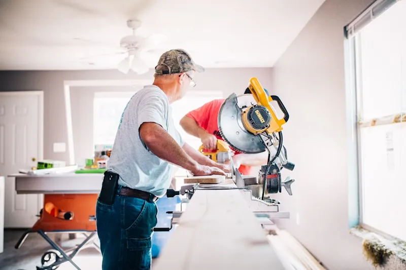Travaux de finitions et réparations de bâtiment