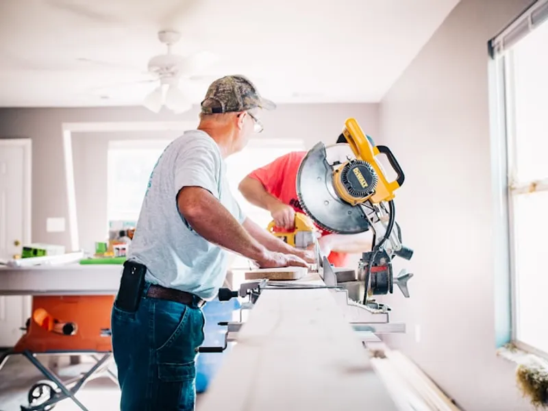 Travaux de finitions et réparations de bâtiment